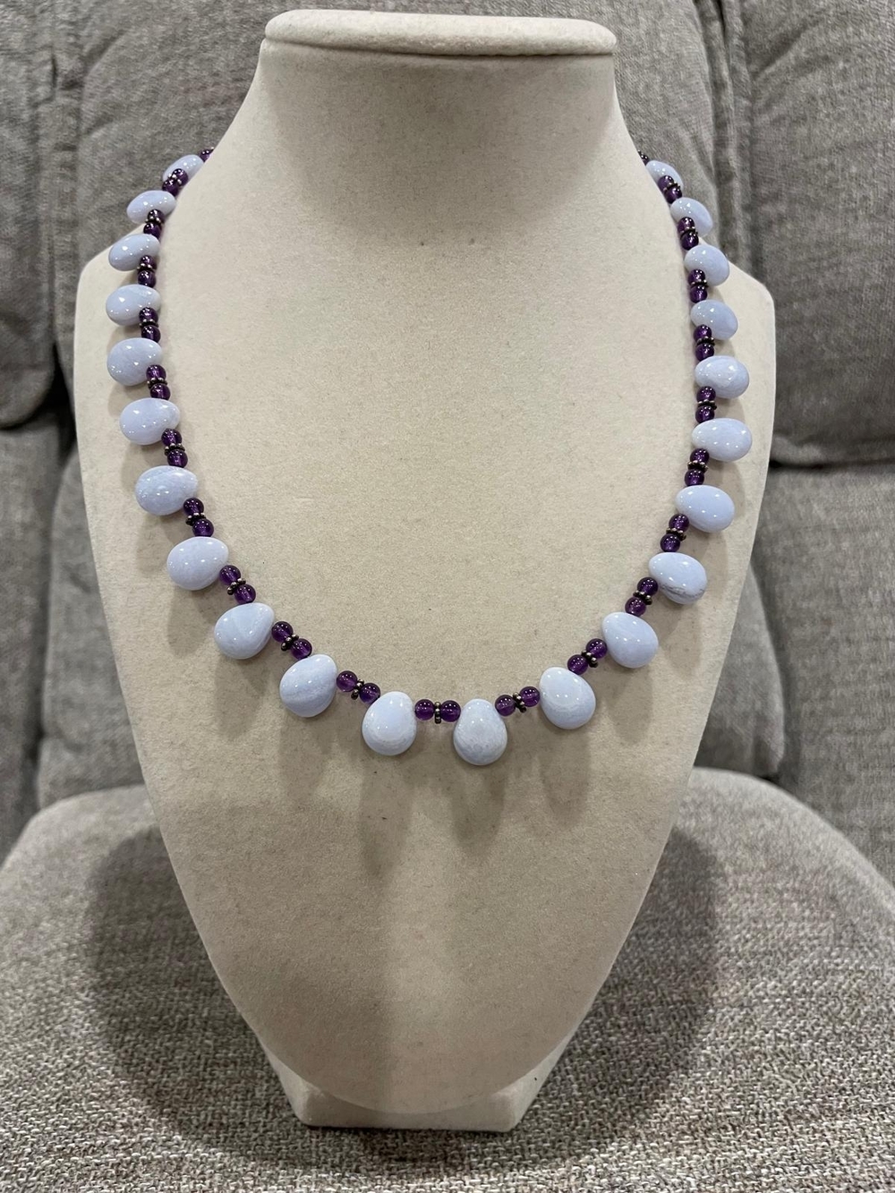 Elegant Lavender Bead Necklace with Amethyst Accents - Women Jewelry